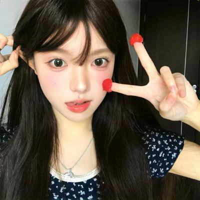 狐狸躲进洞
